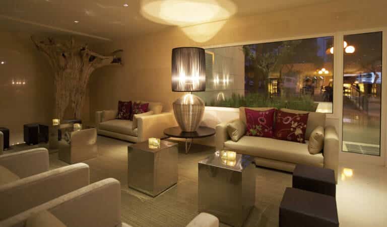 Lobby (2)