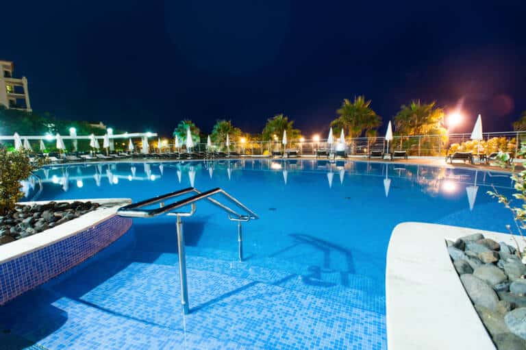 Outdoor Pool (3)
