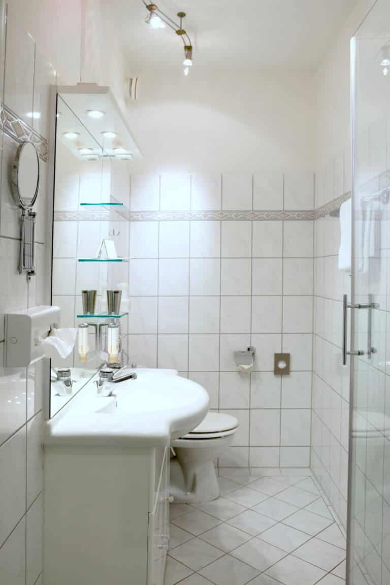 codoma_Amtsheide Zimmer 222 Bad_Original (kommerz