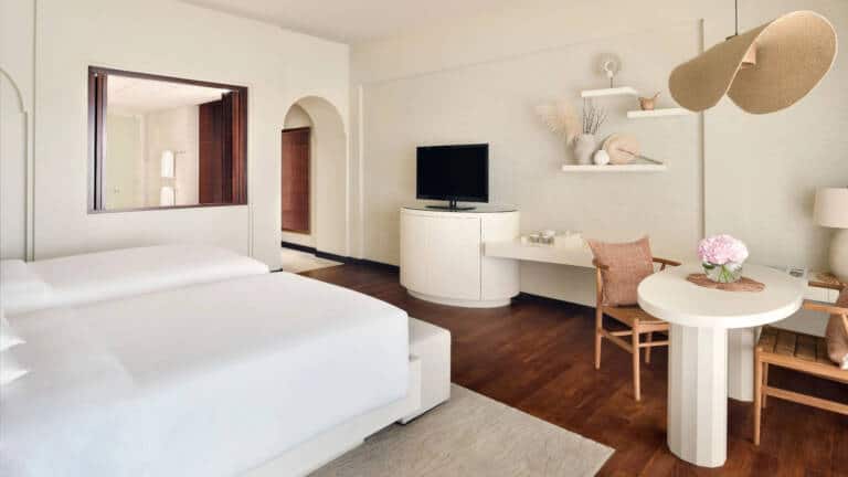 DXBPH-P0709-Family-Lagoon-Beach-Twin-Bedroom