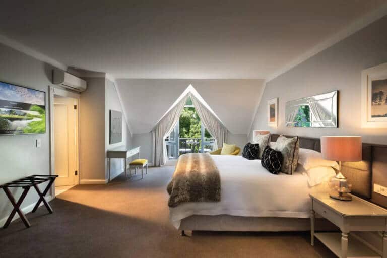 Fancourt-Classic-Room-scaled-b1ed4d90-736ed5ef (1)