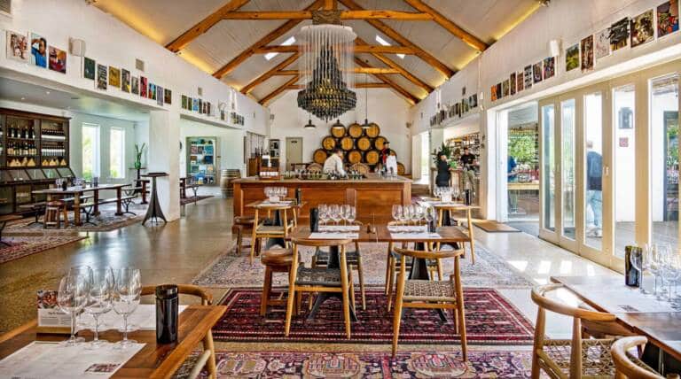 Spier-Tasting-Room-Chandelier-people-AP-2-1-1-scaled