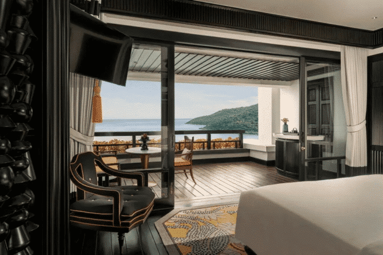 Resort-Classic-Panoramic-bedroom-web-1024x683