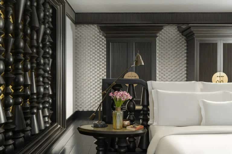 Resort-Classic-Room-bedside-detail-scaled-1909x1336