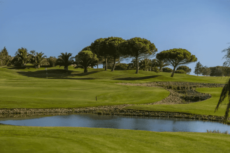 Real-Novo-Sancti-Petri-Golf-Course-in-Andalusian-.-Campo-de-Golf-en-Cadiz