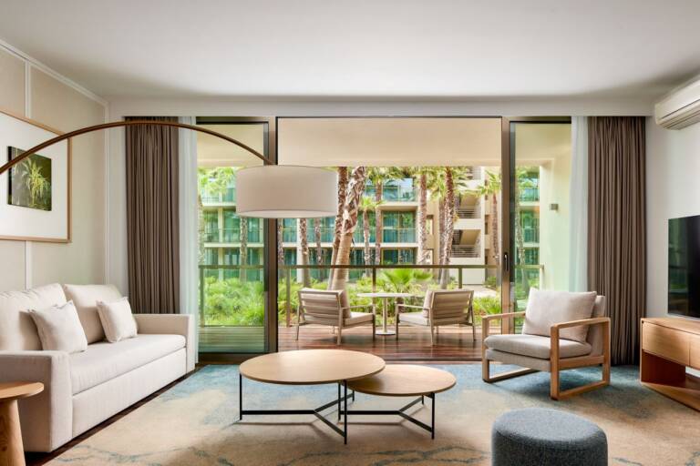 mc-faopv-living-and-dining-area-19301_Classic-Hor