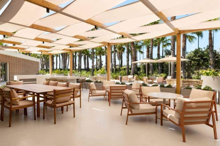 mc-faopv--outdoor-dining-20143-37315_Classic-Hor